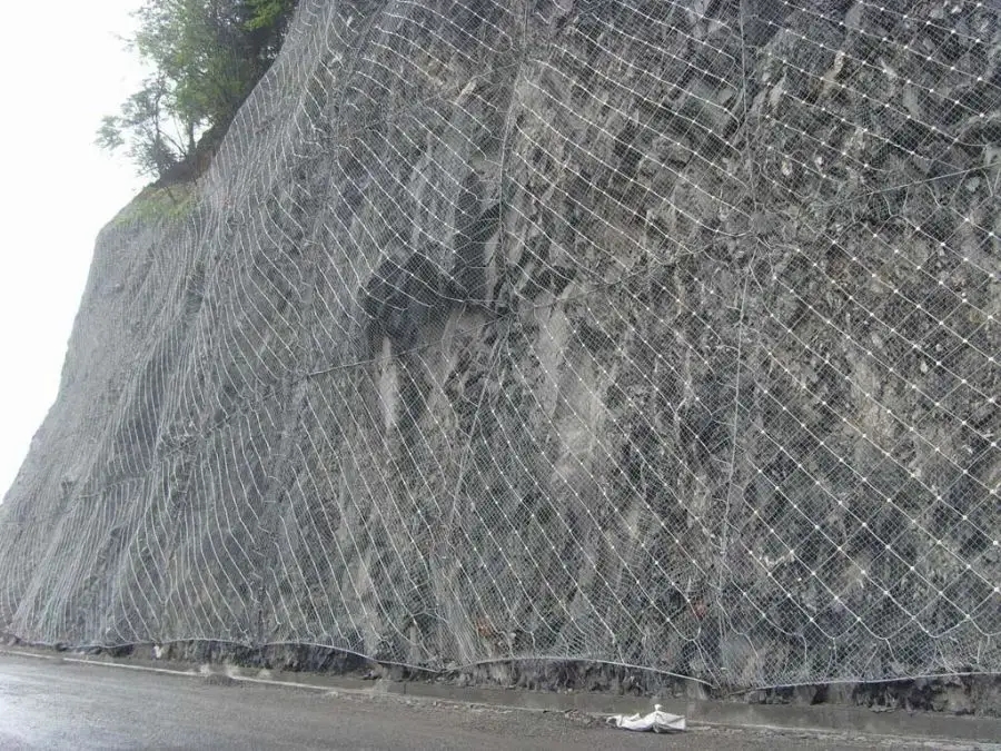 槐荫山体护坡